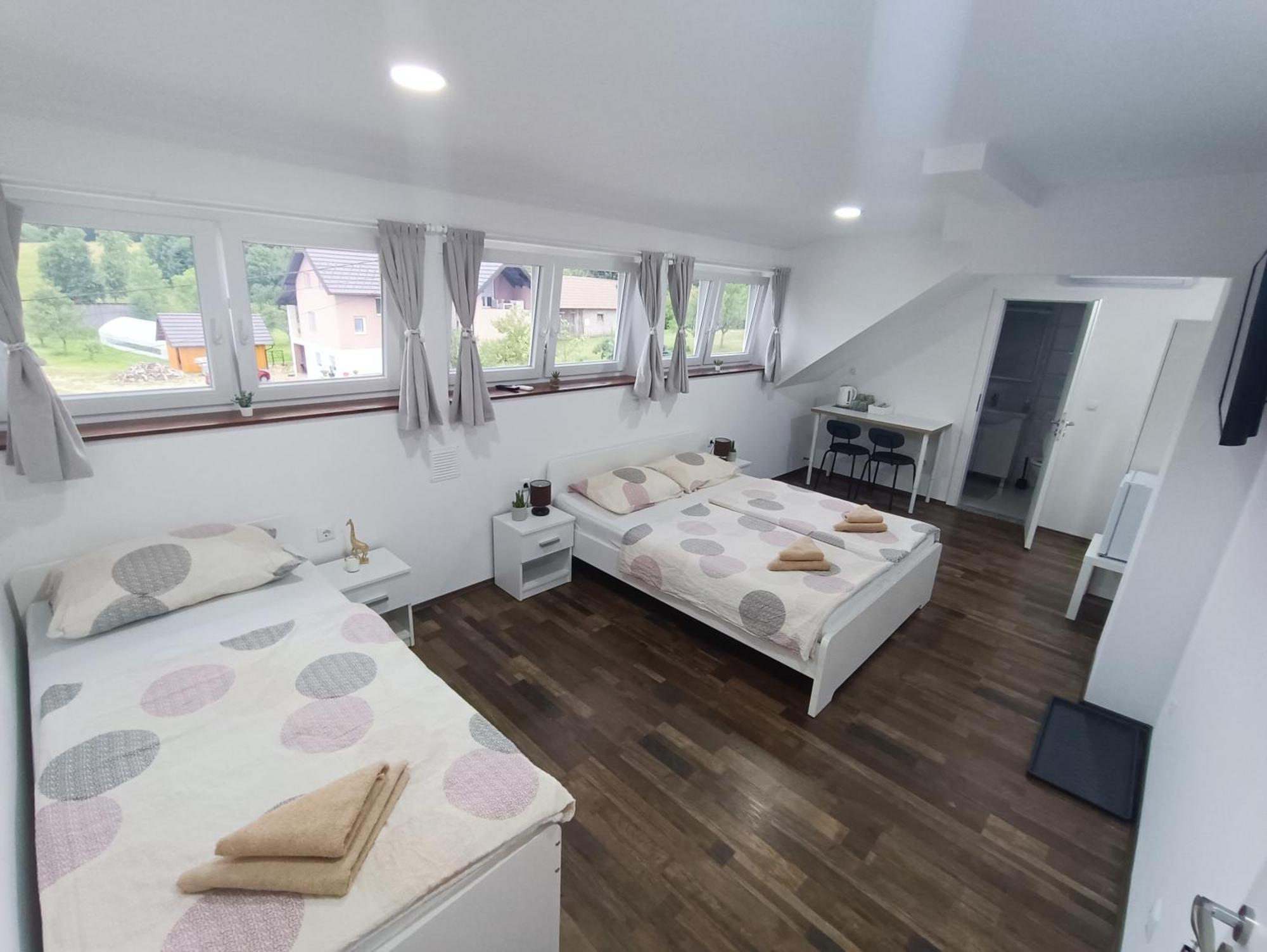 Apartmán House Mesic Smoljanac Pokoj fotografie