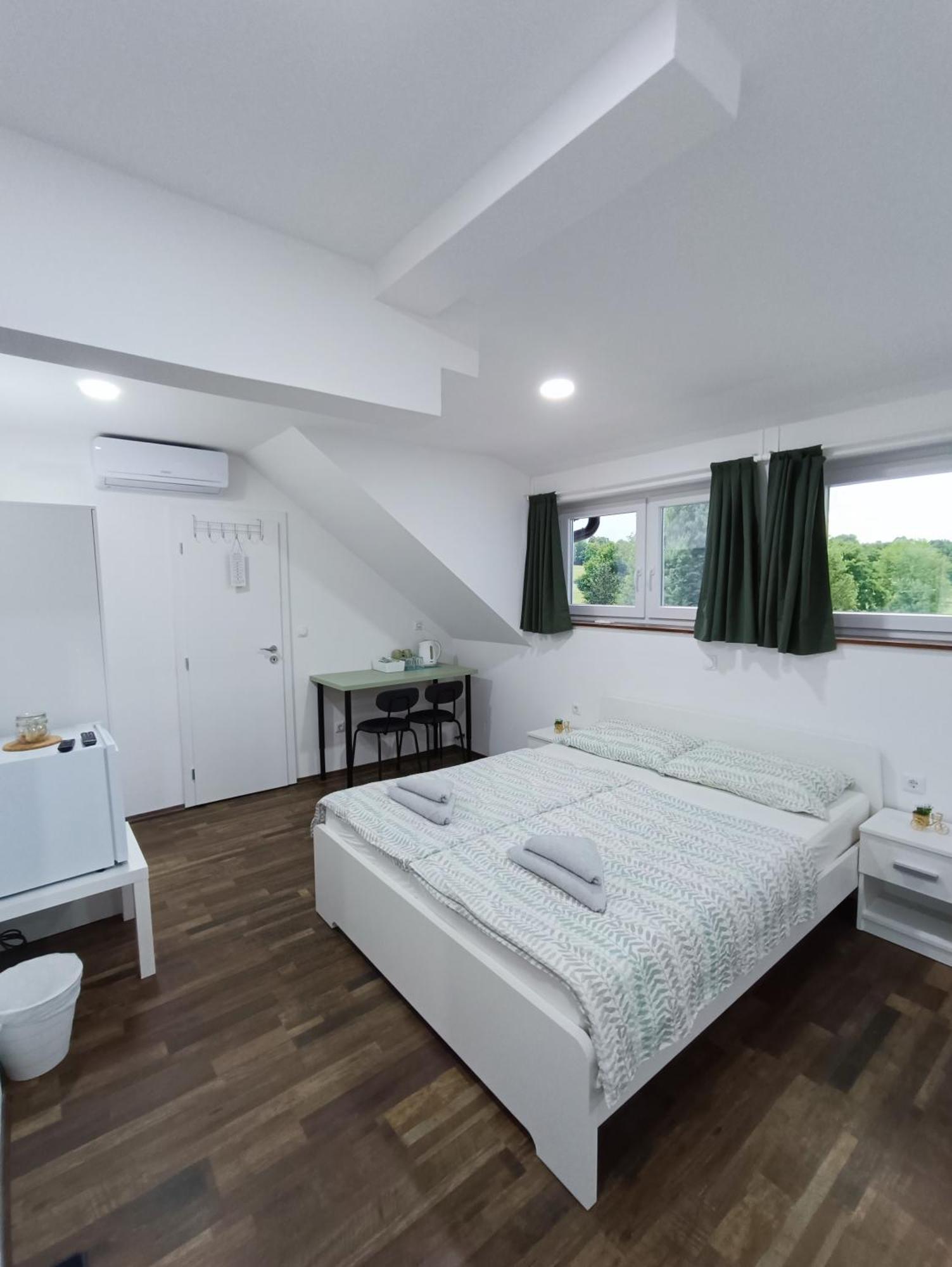 Apartmán House Mesic Smoljanac Pokoj fotografie