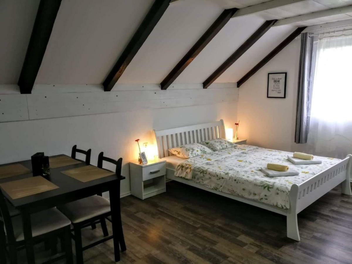Apartmán House Mesic Smoljanac Exteriér fotografie